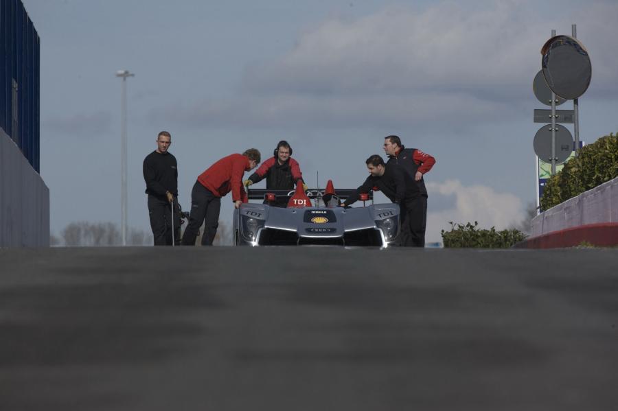  Audi R15 TDI 2009 года  (фото 9 из 78)